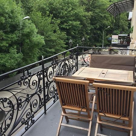 R And B Hotel Borjomi Exterior foto