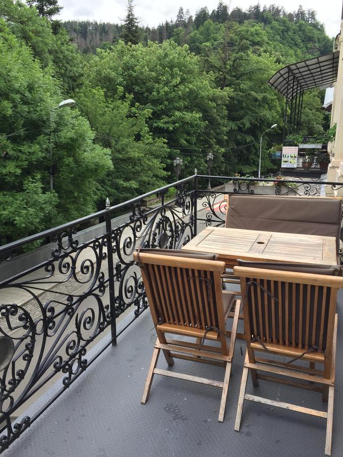 R And B Hotel Borjomi Exterior foto
